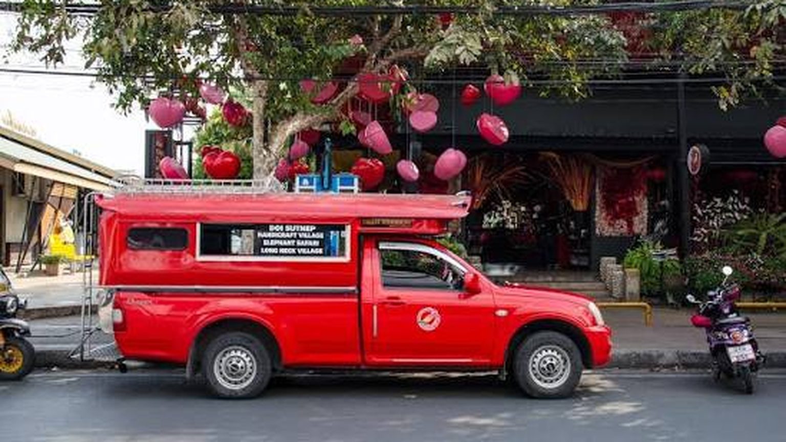 The Chiang Mai Transit & Survival Blueprint: Red Songthaew Hacks, Scooter Police Checkpoints & Burning Season Escape Routes